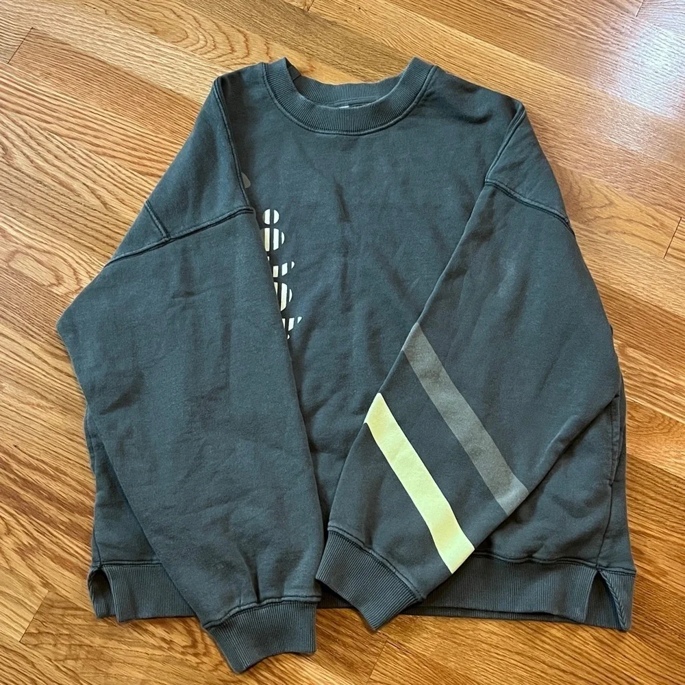Free People Movement All Star Logo Pullover Sweatshirt Size S NEW